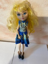 POUPEE EVER AFTER HIGH MATTEL