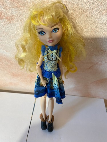 Poupee ever after high - after,