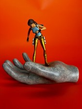 Midas hand Lara croft Figurine