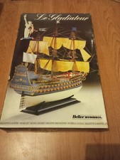 maquette  HELLER  bateau /