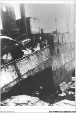 AHCP1-BATEAUX DE GUERRE MARINE CARTE PHOTO-0059 - A LOCALISER - EPAVE  A AU