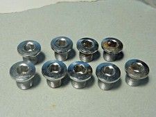 9 Vis velo couronne pédalier