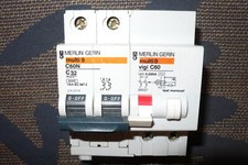 DISJONCTEUR DIFFERENTIEL 2POLES PROTEGES 32A 30mA COURBE C, MERLIN GERIN PC.10KA