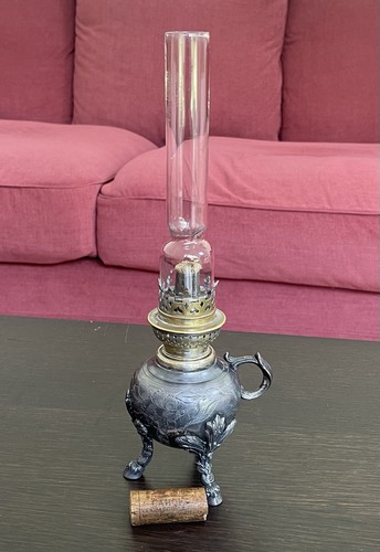 Ancienne lampe pétrole - à,