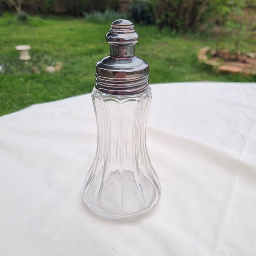 Ancienne grande saupoudreuse - ancienne,