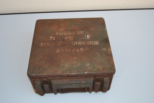 Caisse militaire pharmacie