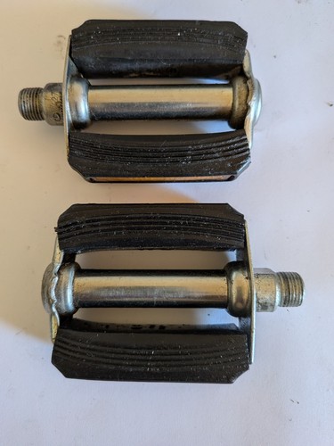 Paire pédales vintage petite - paire,