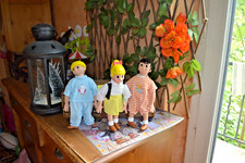 3 POUPEES REPRESENTANT LES TRIPLES DE COROLLE INEDIT