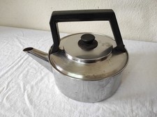 Ancienne Bouilloire en acier
