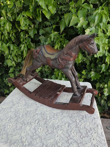 Cheval bascule ancien en - cheval,