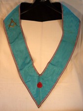 Franc-maçonnerie, écharpe sautoir, tête de mort revers