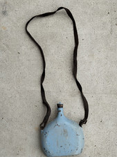 Ancienne gourde bleu clair