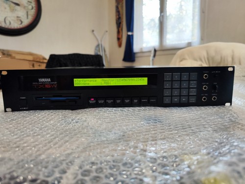 Yamaha tx16w sampler with - yamaha,