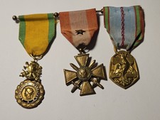   Placard 3 Médailles Militaires Variante Guerre Indochine Légion Etrangère 