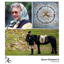 Carré bleu ciel HERMES "The Royal Mews" par Jean de Fougerolles 100% Soie 1994