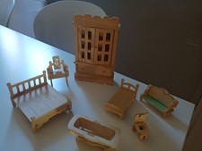 JOUET ANCIEN CHAMBRE DE POUPEE  EN BOIS LIT CHEVET ARMOIRE FAUTEUIL