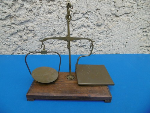 Ancienne balance laiton - en, et