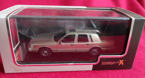 1996 lincoln town - , 1/43
