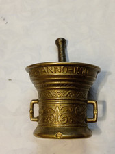 Mortier ancien décoratif en