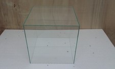 VITRINE CLOCHE DE PROTECTION