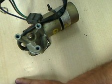 Moteur essuie glace avant