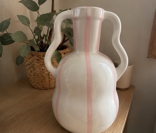 Pichet décoratif - , en