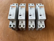 MERLIN GERIN 15369 Contacteur 2 contacts fermeture NO, 16Ampères bobine 24V 50Hz