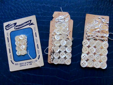 BOUTONS BLANCS  MODE PARISIENNE  PETITS MODELES POUR HABITS POUPEES  MERCERIE