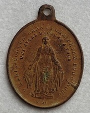 Jolie Médaille Religieuse