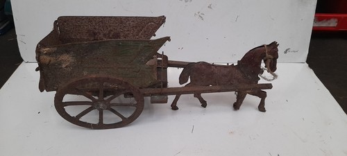 Tres ancien jouet tôle cheval - tôle,
