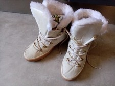 CHAUSSURES PLATES  MONTANTES FOURREES   APRES SKI S beige lacets T 40