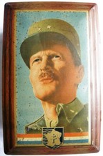 ANCIENNE BOITE EN FER LIBERATION PARIS HOMMAGE LECLERC