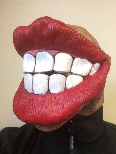 Drôle grand bouche rouge - grand,