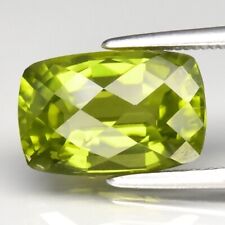 Péridot naturel de Birmanie en coussin facetté  de 3,29Cts