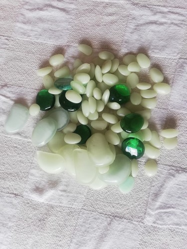 Lot cailloux verts pour - de,