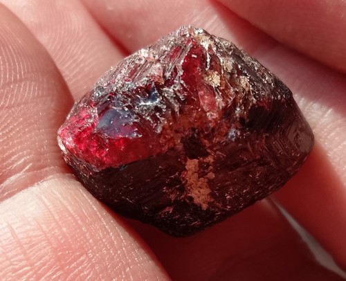 10.37gr 22x18x14mm grenat