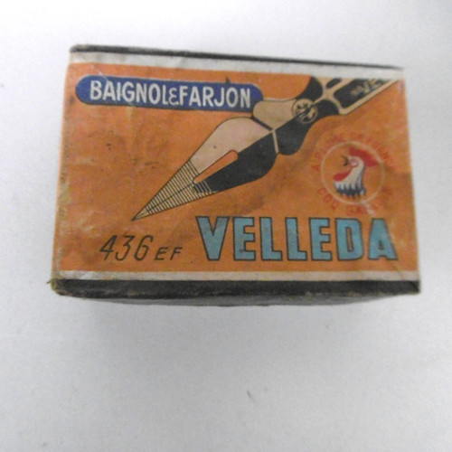 Boite avec plumes velleda - boite,