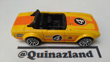 Hot Wheels Triumph tr6 2011-070 (A18)