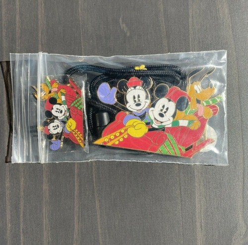 Disney mickey and minnie - mickey,