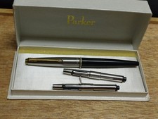 Ancien stylo plume PARKER 45 capuchon acier et plume or 18K - écrin d'origine