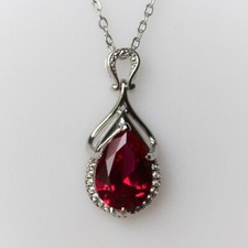 Rubis Hydrothermal Rouge Sang de 6,305 ct - Pendentif Argenté + Chaîne Argentée