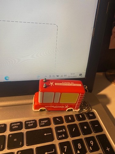 Porte clef voiture sapeurs - porte,