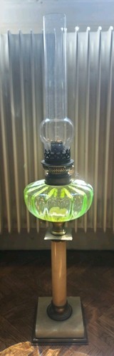Ancienne lampe petrole - lampe, a