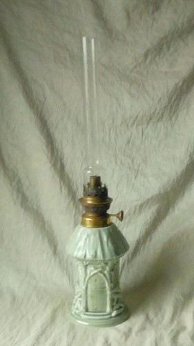 Ancienne lampe petrole - a,