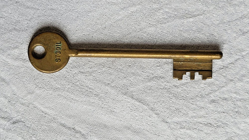 Ancienne clef laiton - ancienne,