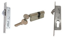 Serrure à encastrer de porte