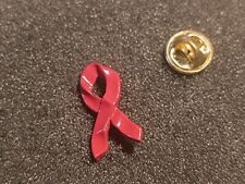 Pin's Ruban Rouge Contre le