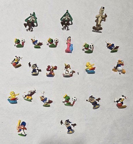 Lot figurines warner - de, 23
