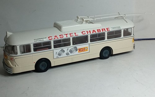Hachette bus chausson v8c - 1/43,