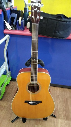 Guitare acoustique électrique